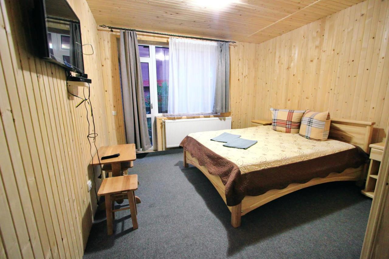 Hotel Novoe Shale Yablunytsya Εξωτερικό φωτογραφία