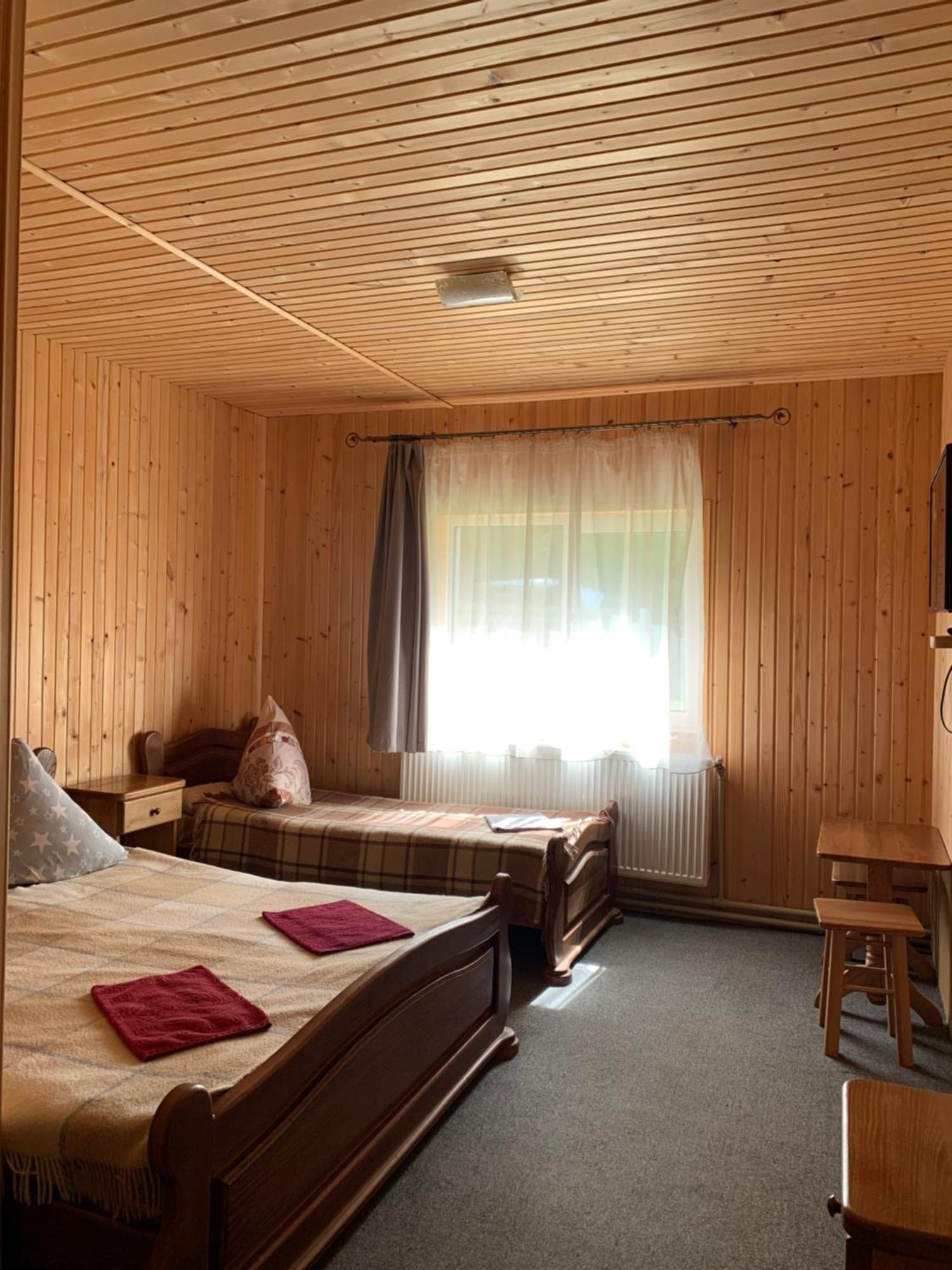 Hotel Novoe Shale Yablunytsya Εξωτερικό φωτογραφία