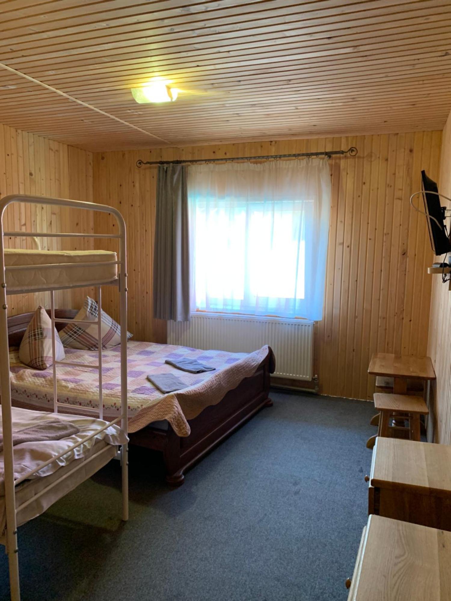 Hotel Novoe Shale Yablunytsya Εξωτερικό φωτογραφία
