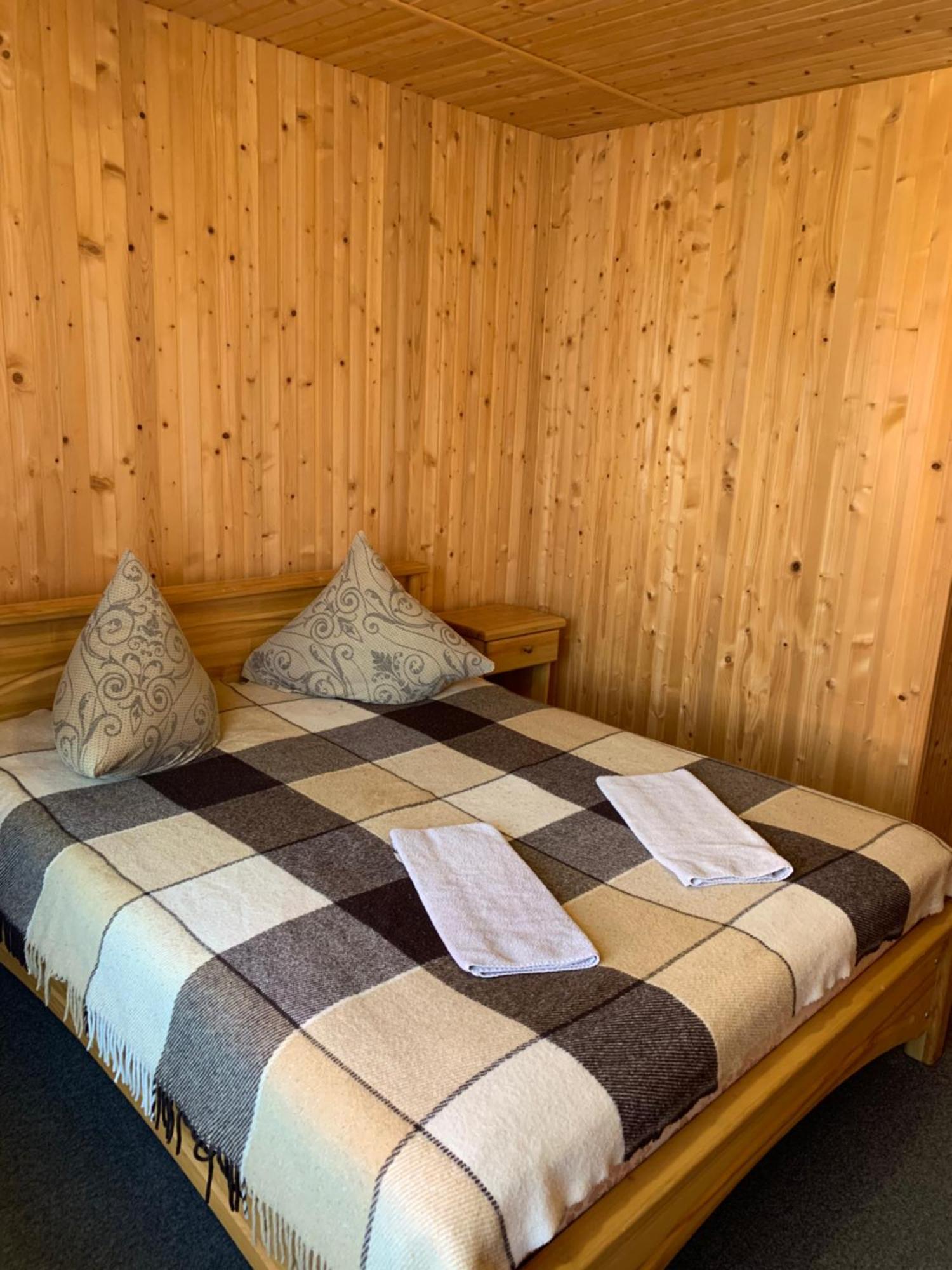 Hotel Novoe Shale Yablunytsya Εξωτερικό φωτογραφία