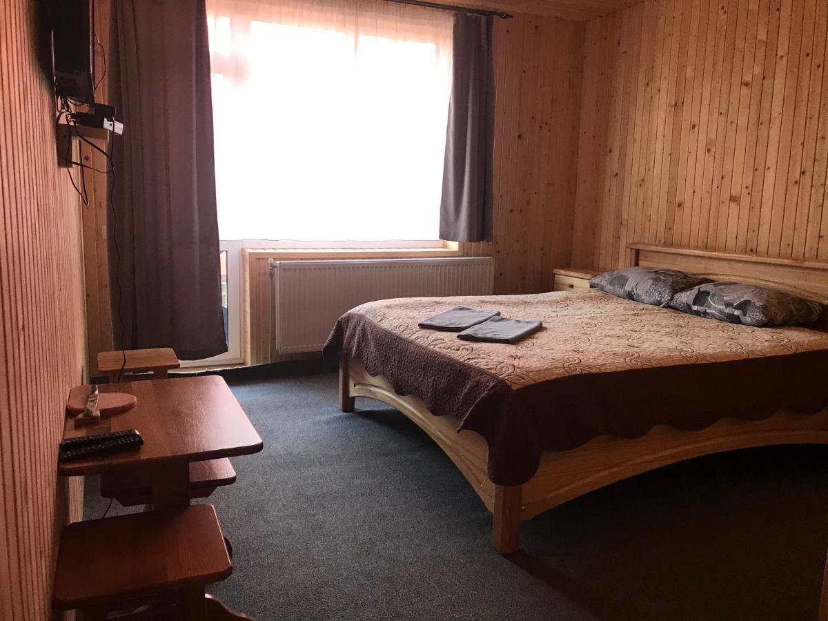 Hotel Novoe Shale Yablunytsya Εξωτερικό φωτογραφία